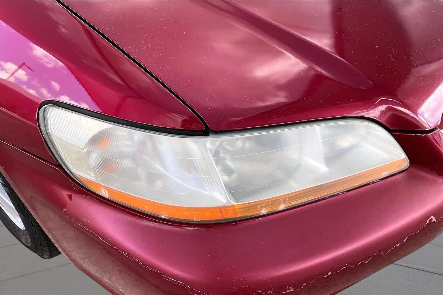 Used 2002 Firepepper Red Pearl Honda SE image 26