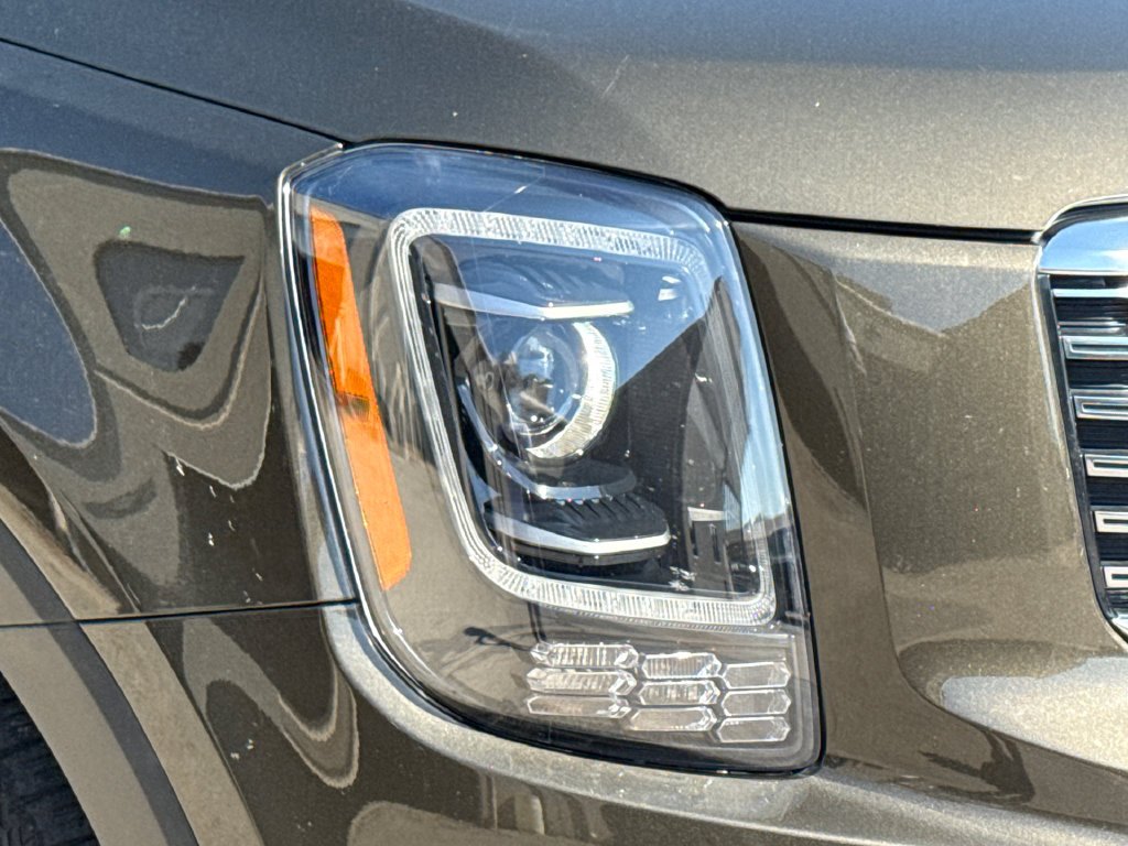 Used 2020 Green Kia S image 4