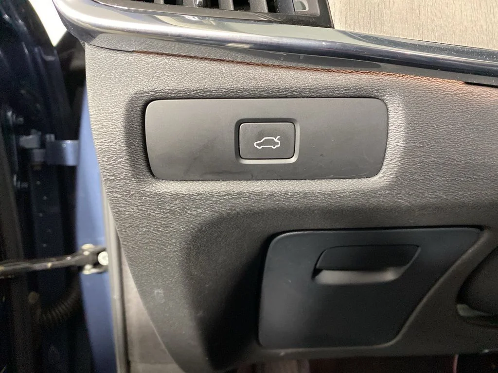 Used 2023 Blue Volvo Ultimate image 24