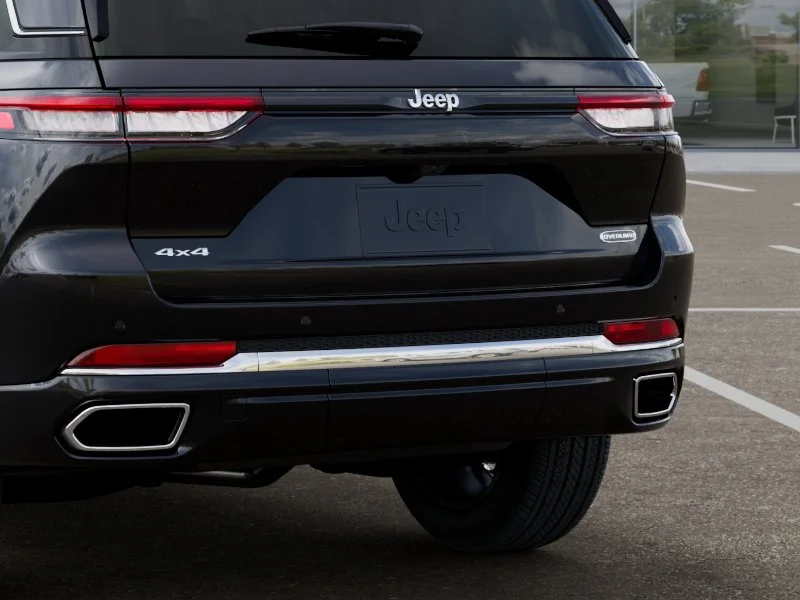 New 2025 Diamond Black Crystal Pearl-Coat Exterior Paint Jeep Overland image 40