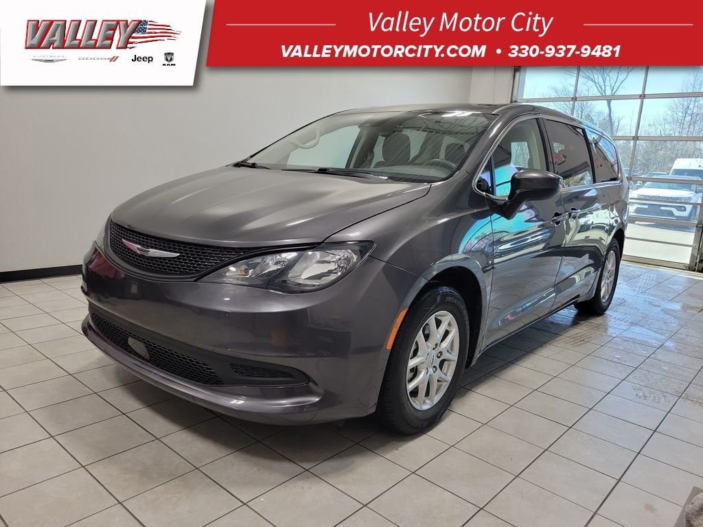 2023 Chrysler Voyager LX