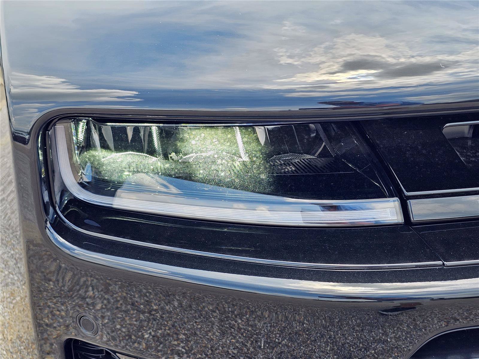 New 2026 Diamond Black Crystal Pearlcoat Dodge R/T image 4