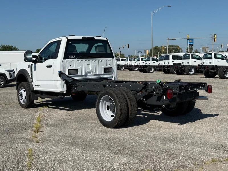 New 2026 Oxford White Ford 4WD Reg Cab 169" WB 84" CA image 3