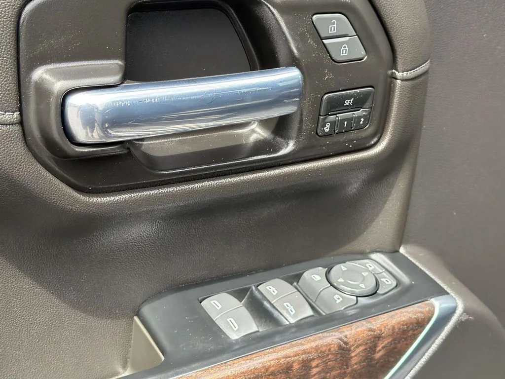 Used 2022 Onyx Black GMC Denali image 28