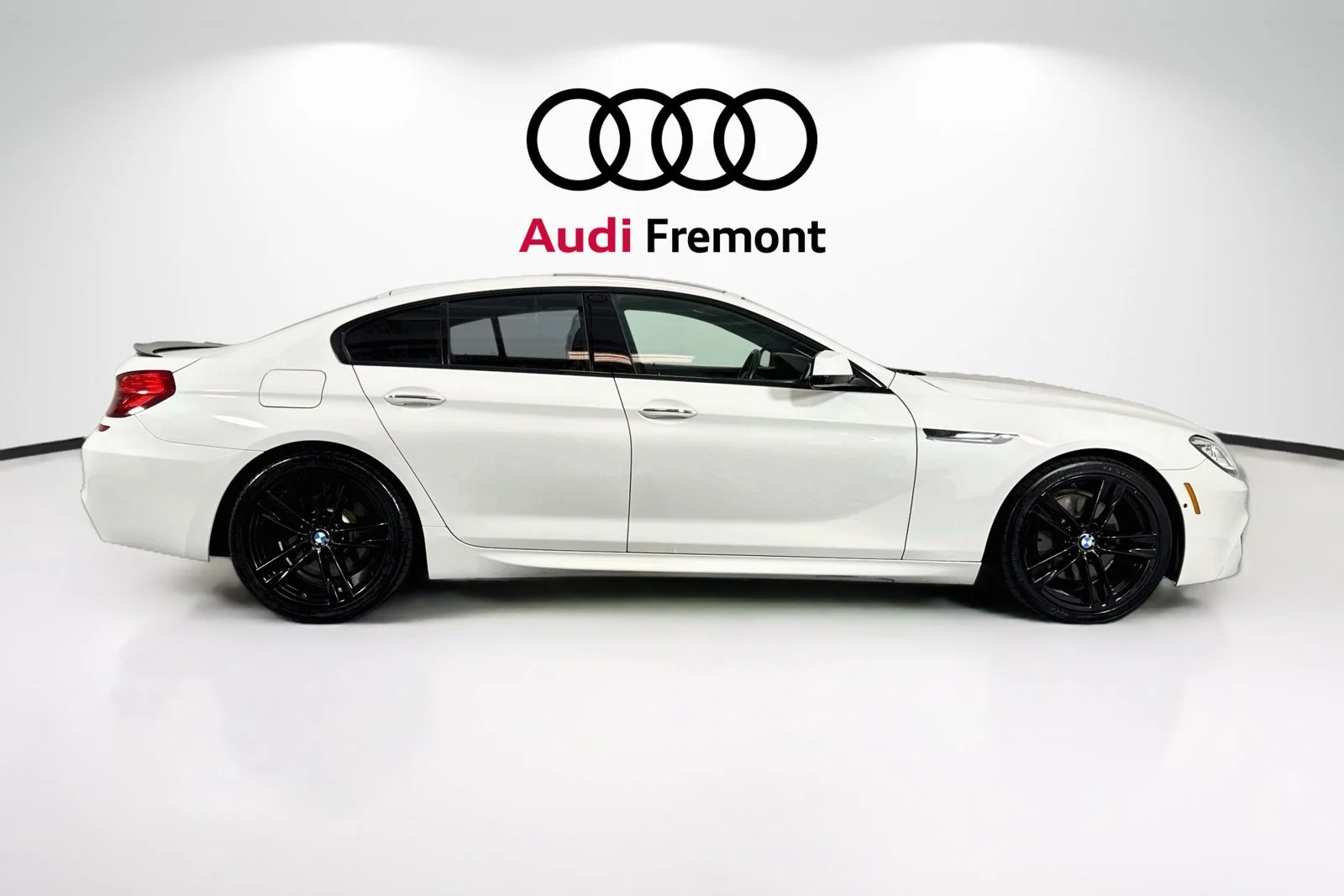 Used 2015 Alpine White BMW 650i image 4