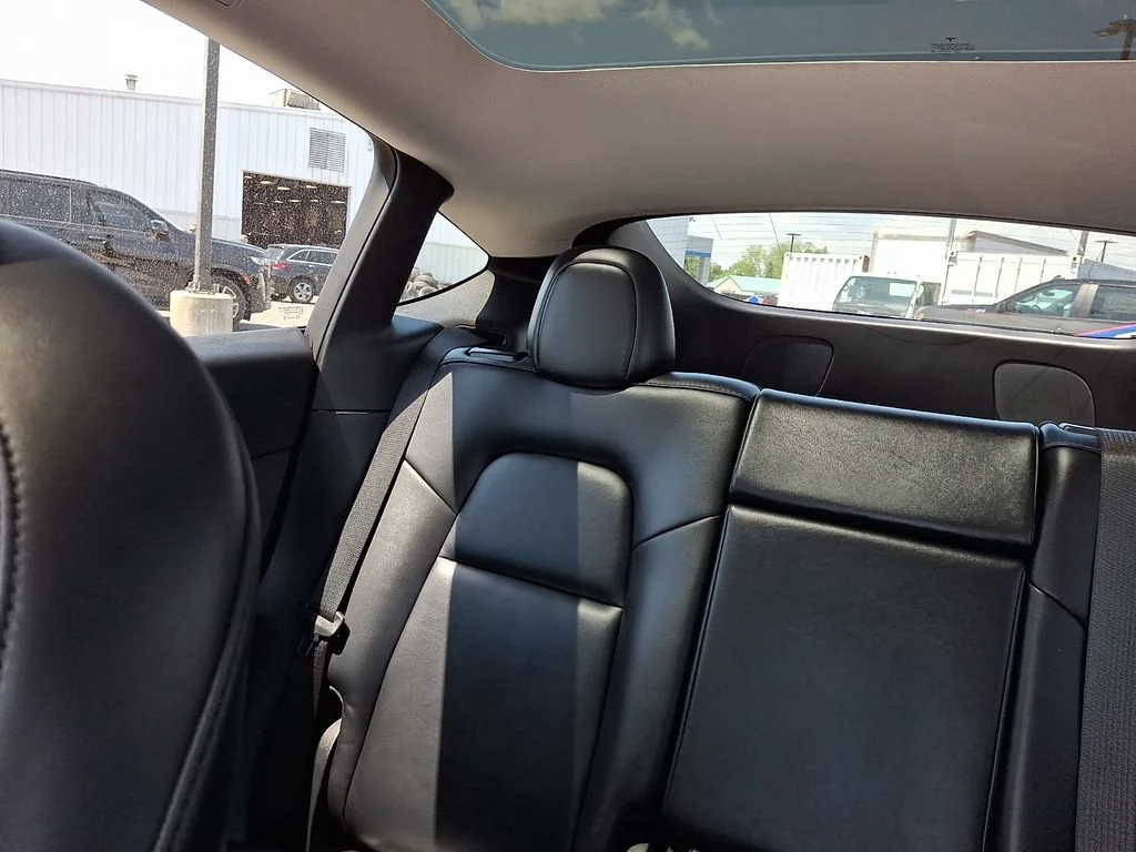 Used 2022  Tesla Performance image 18