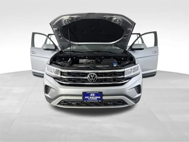 Used 2021  Volkswagen 3.6L V6 SE w/Technology image 11