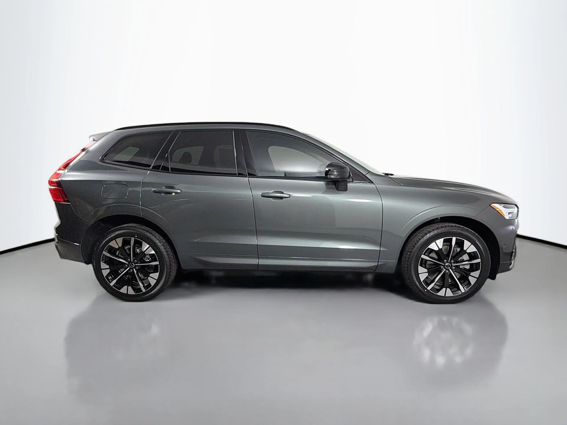New 2026  Volvo T8 Plus image 4