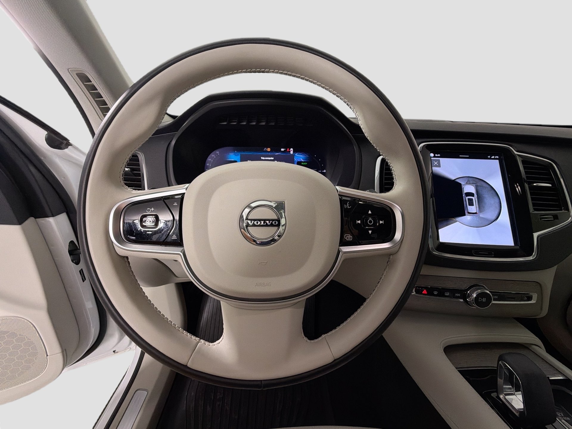 2025 Volvo XC90 Plus - Photo 12