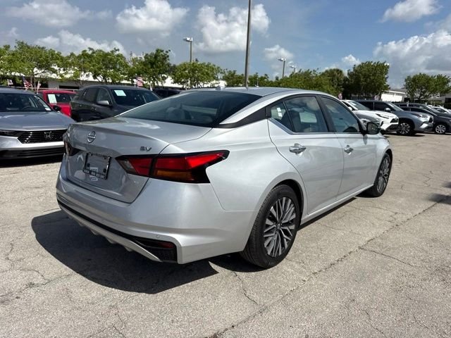 Used 2024 Silver Nissan 2.5 SV image 3