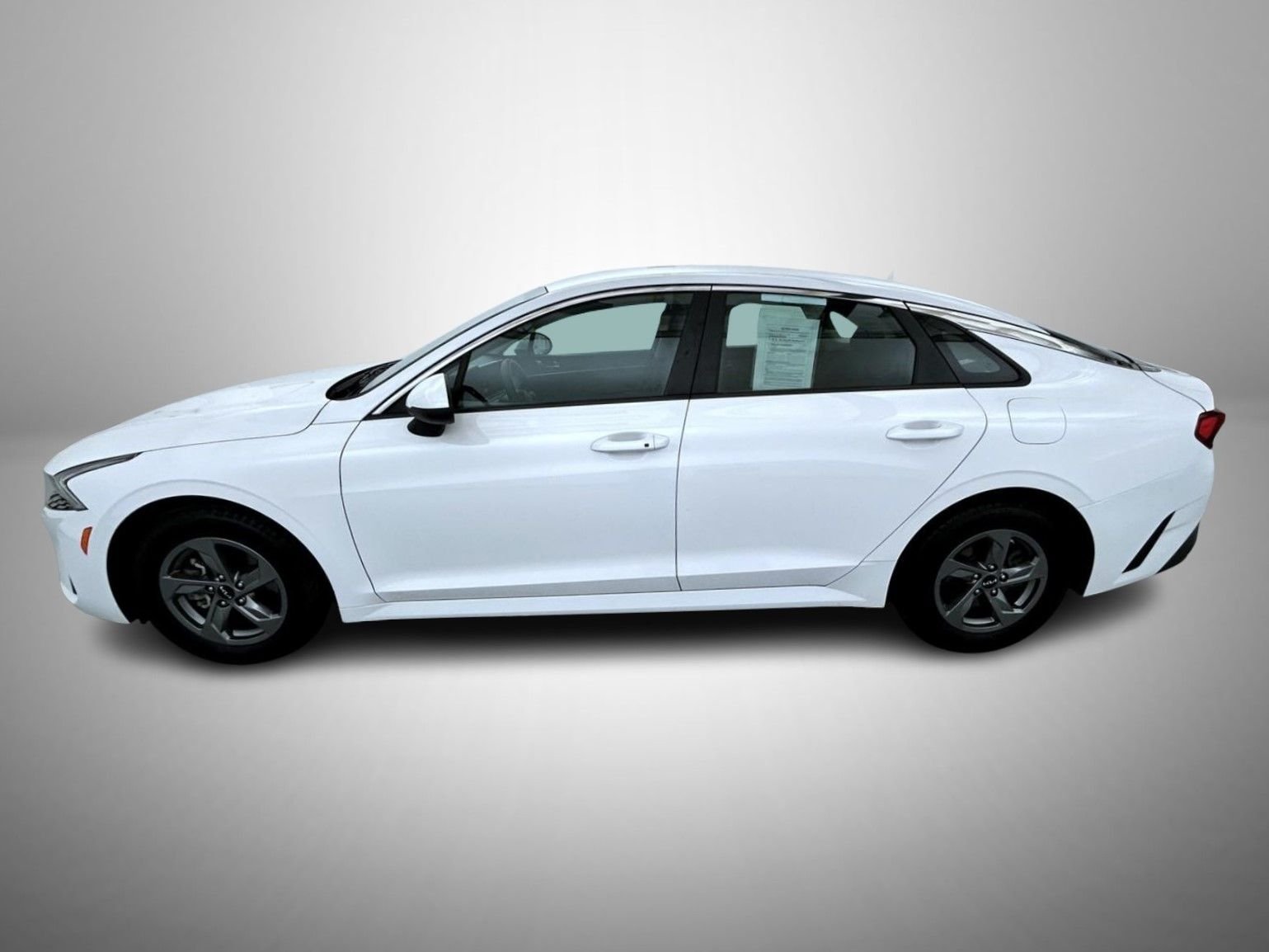 Used 2023 White Kia LXS image 8