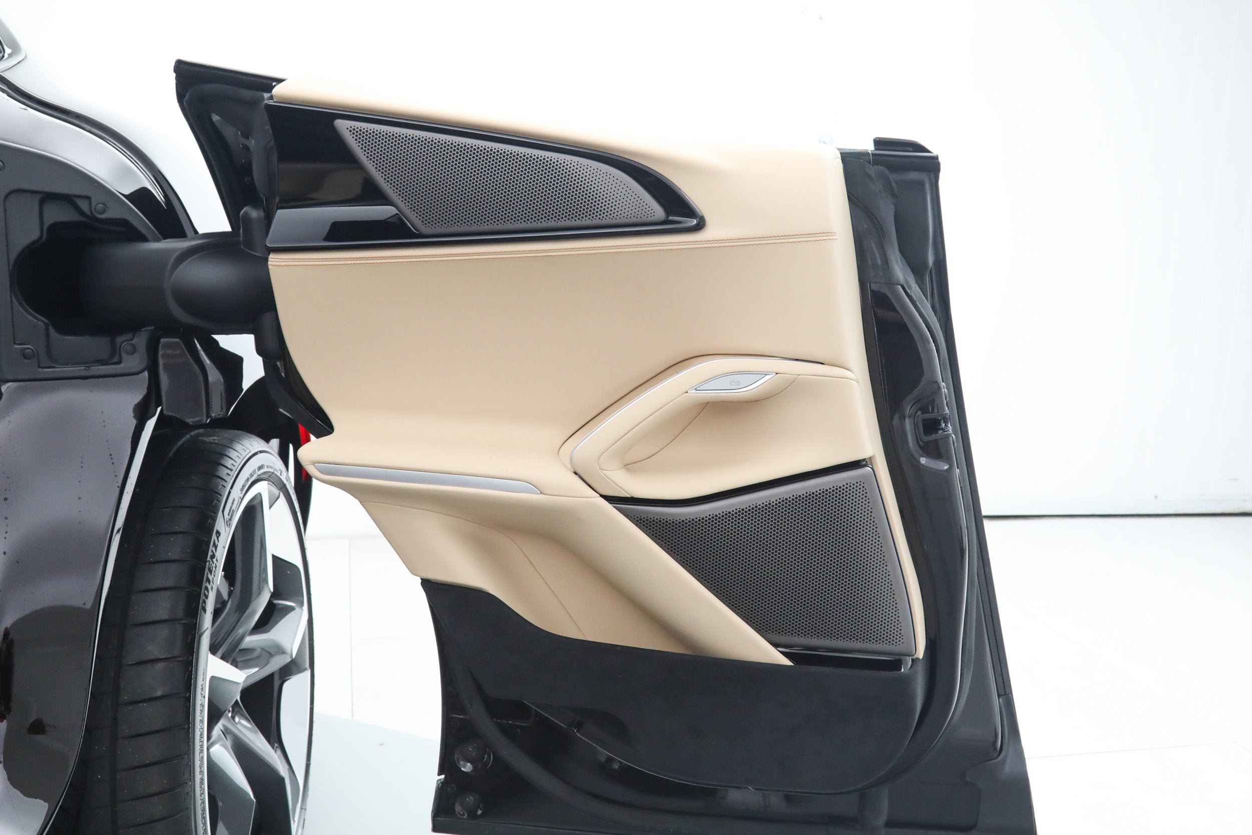 Certified Used 2025 Nero Purosangue Ferrari  image 35