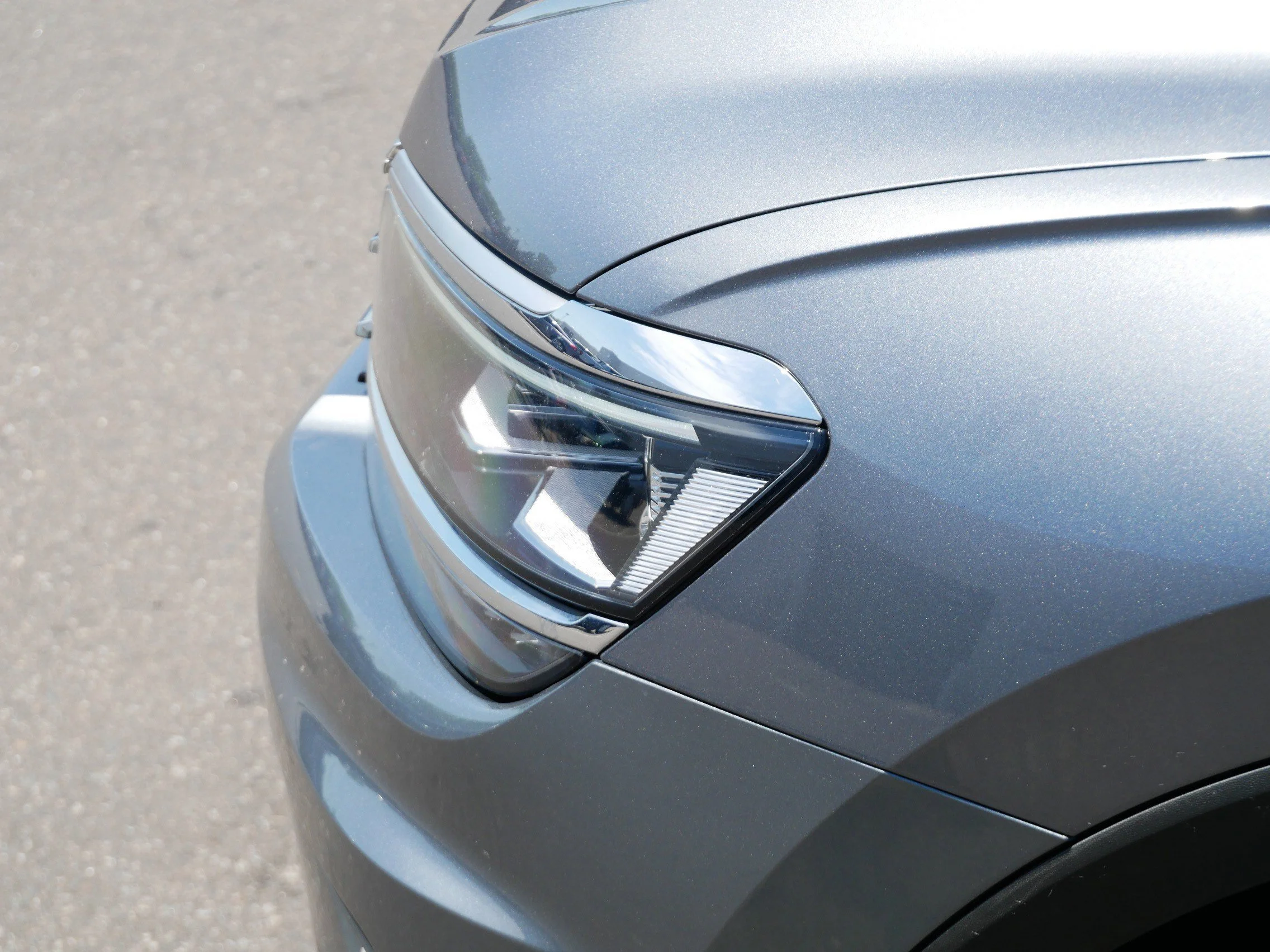 Used 2019 Platinum Gray Metallic Volkswagen SEL Premium image 16
