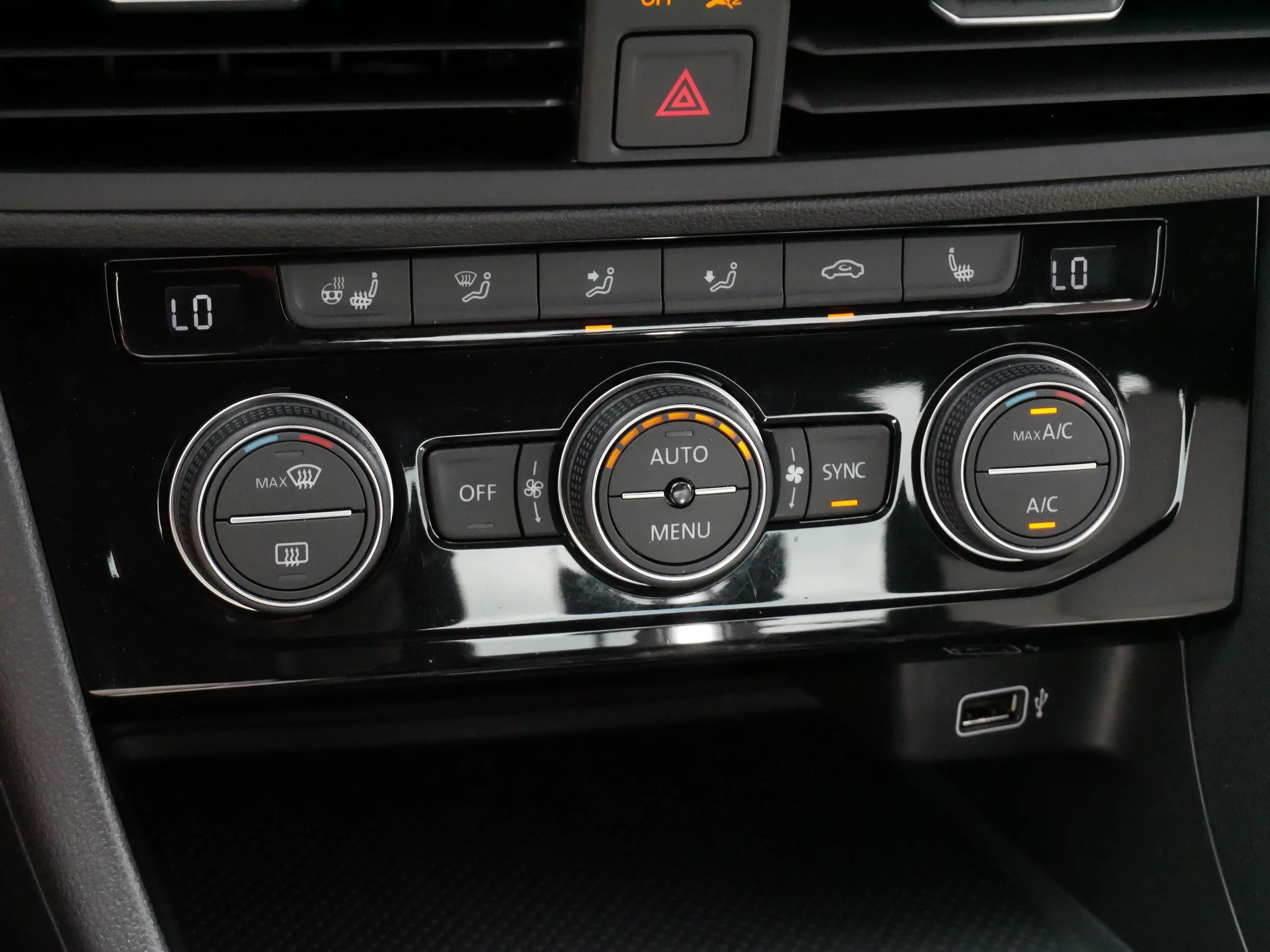 Used 2019 Deep Black Pearl Volkswagen R-Line image 23