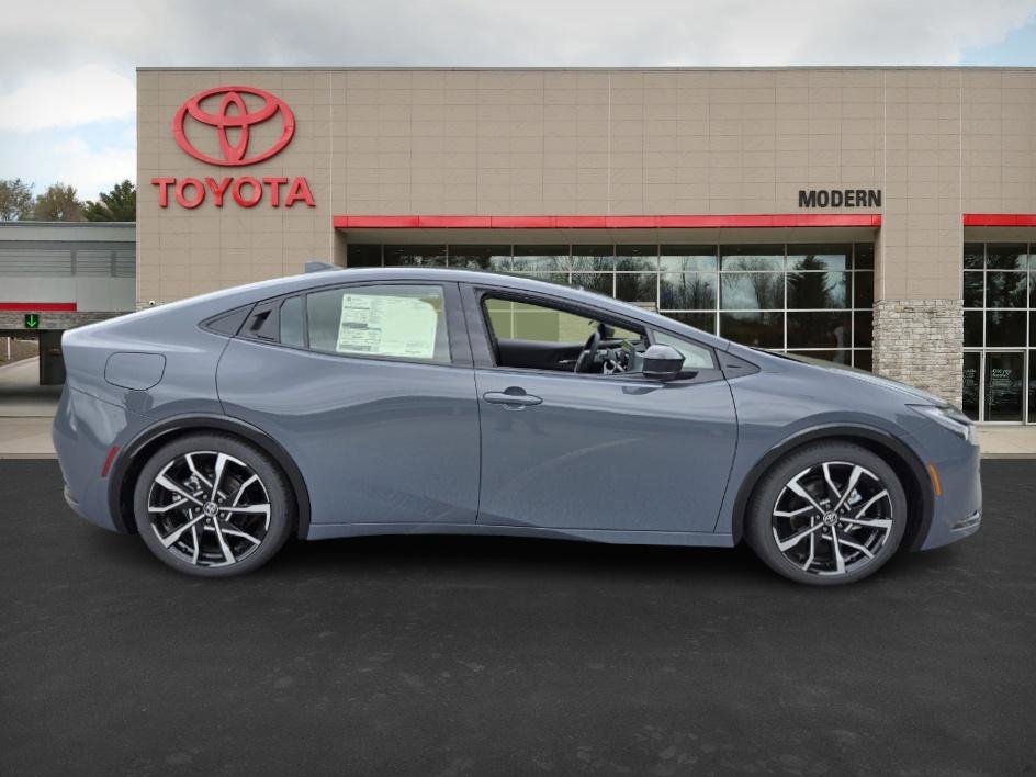 New 2025 Guardian Gray Toyota XSE image 4