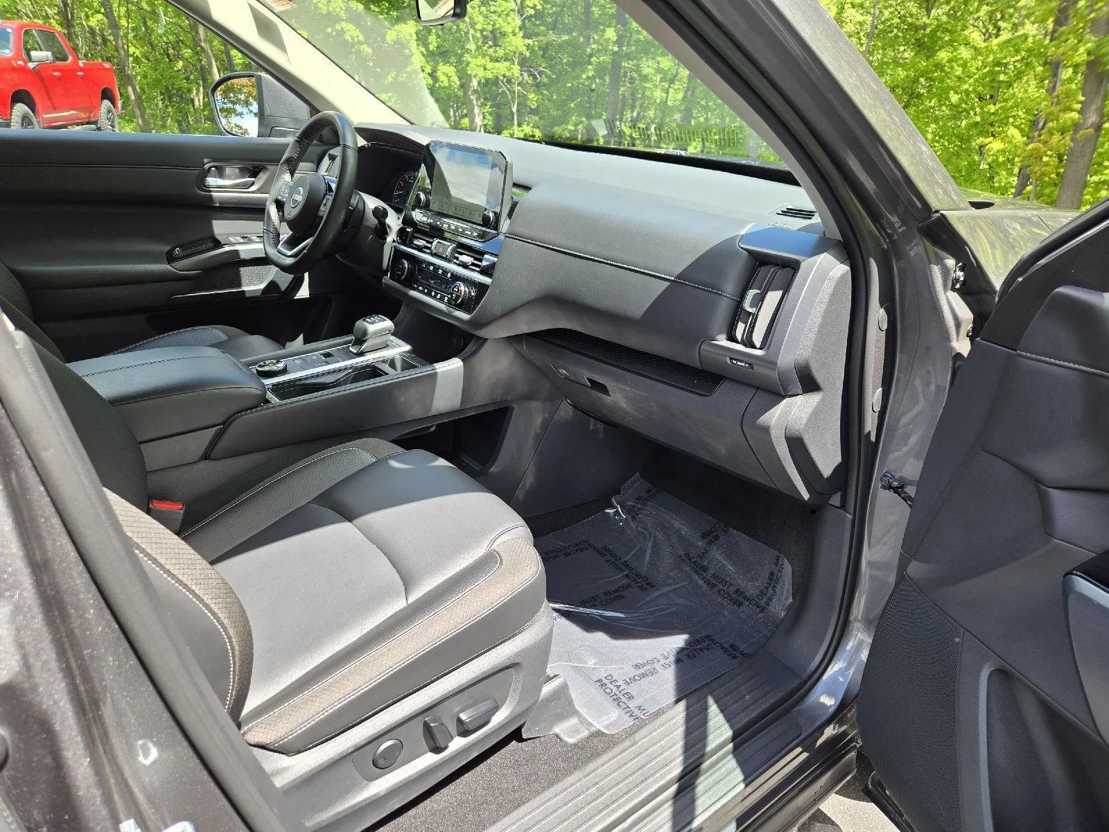 Used 2025 Gun Metallic Nissan SL image 23