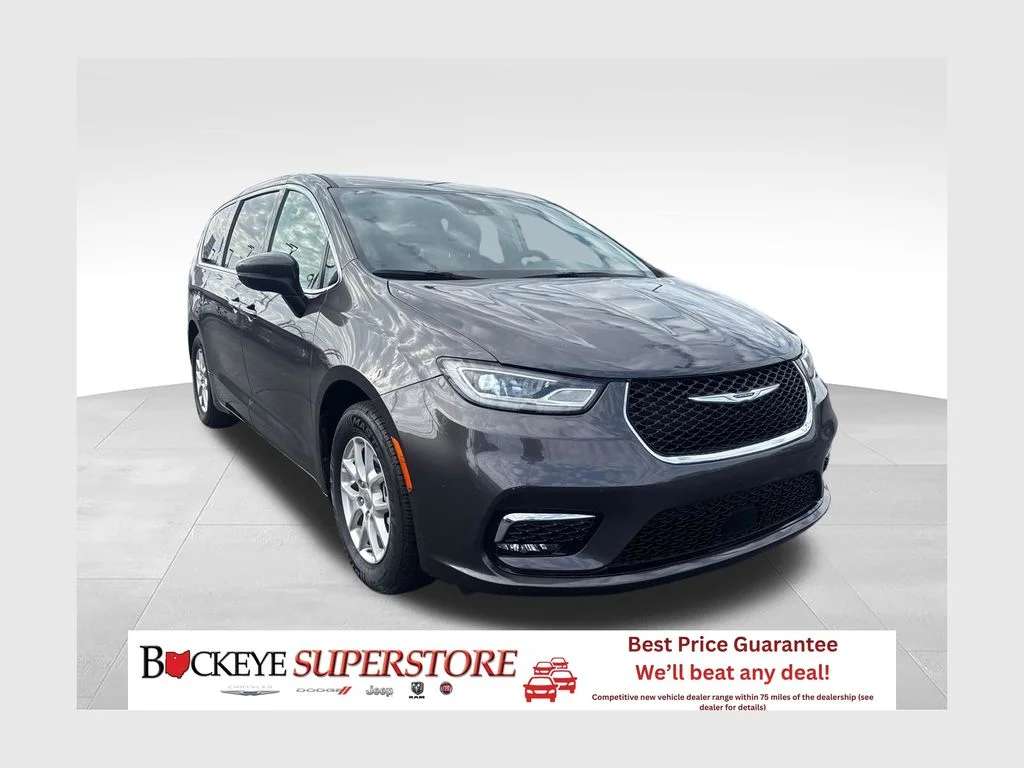 2023 Chrysler Pacifica Touring L's photo