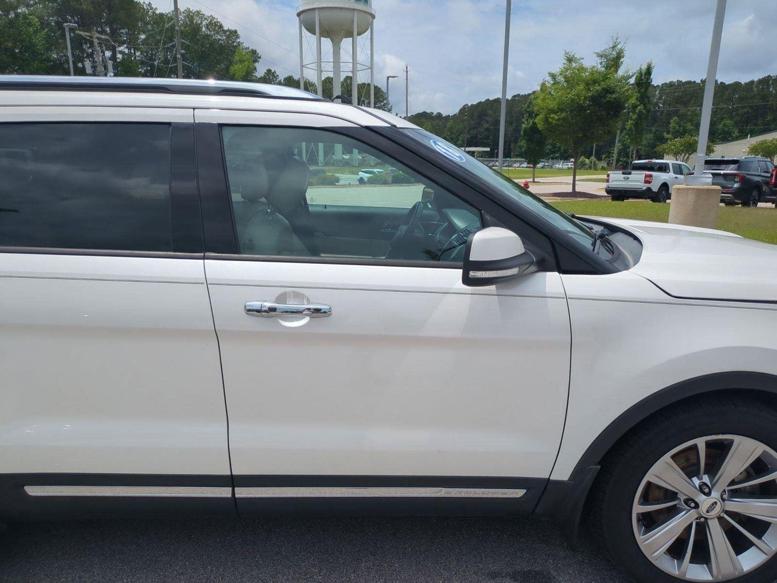 Used 2018 White Platinum Metallic Tri-Coat Ford Limited image 40