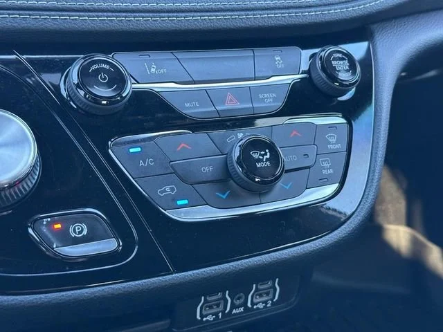 2022 Chrysler Pacifica Hybrid Touring L - Photo 20