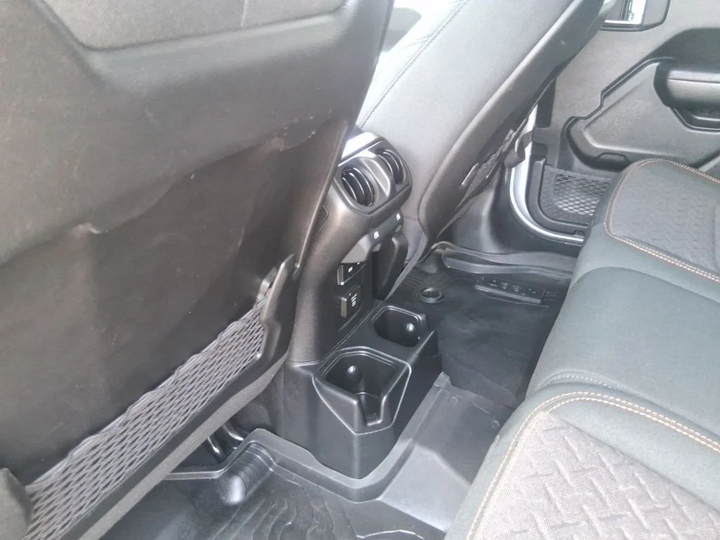 Used 2024 Silver Jeep Mojave image 19