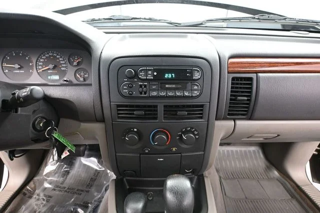 Used 1999 Gray Jeep Laredo image 26