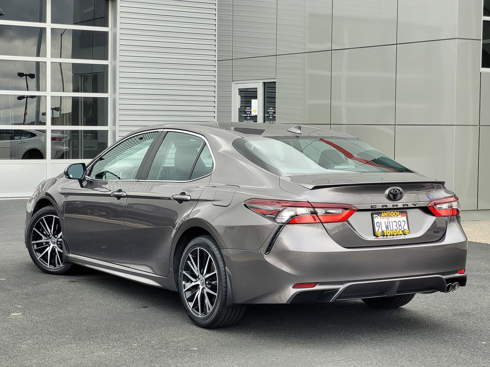 2024 Toyota Camry SE photo 4