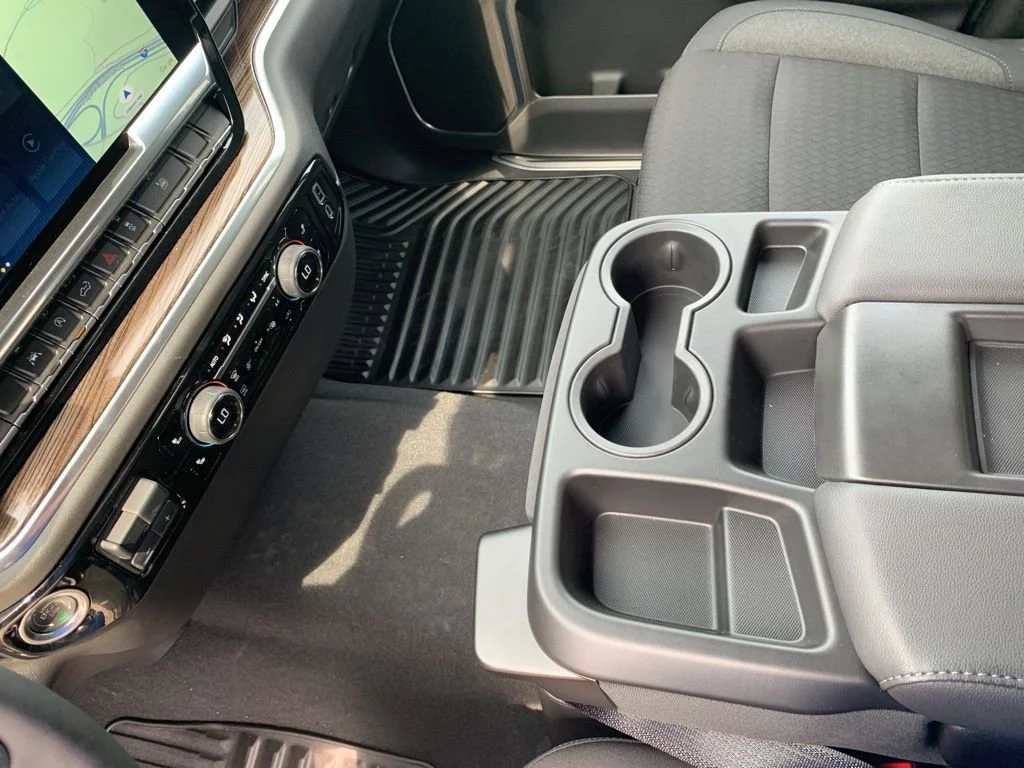 2025 Chevrolet Silverado 1500 LT - Photo 23