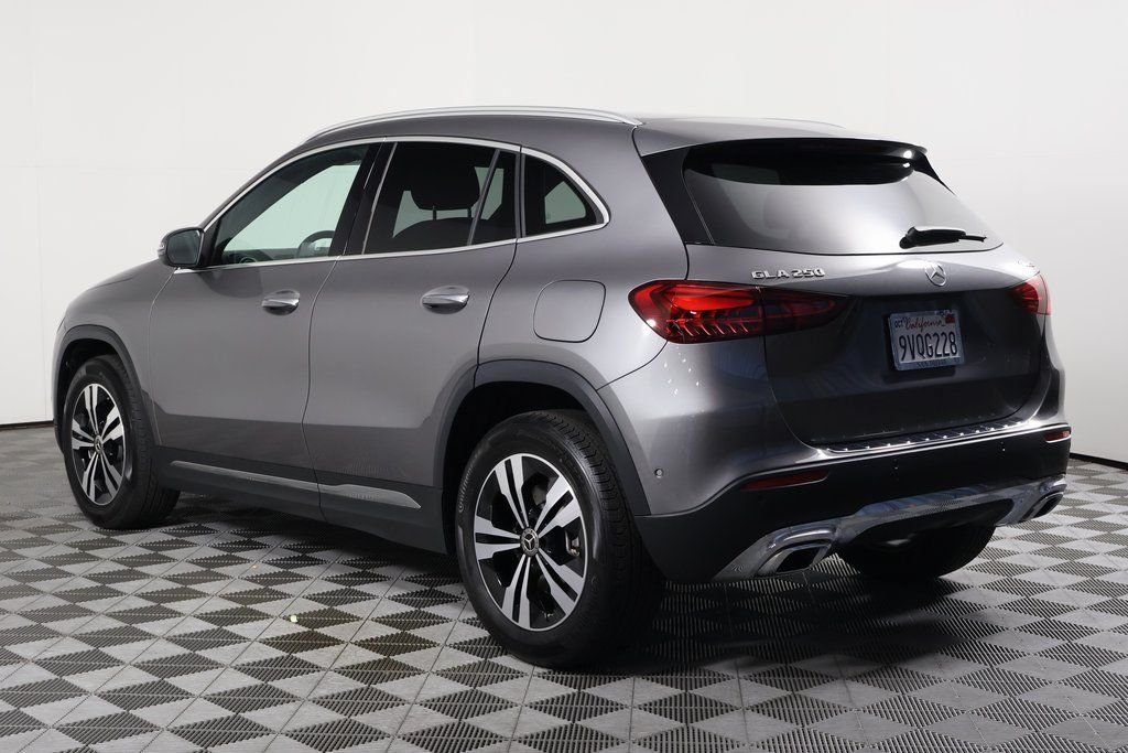 Certified Used 2026 Mountain Grey Metallic Mercedes-Benz GLA 250 image 6