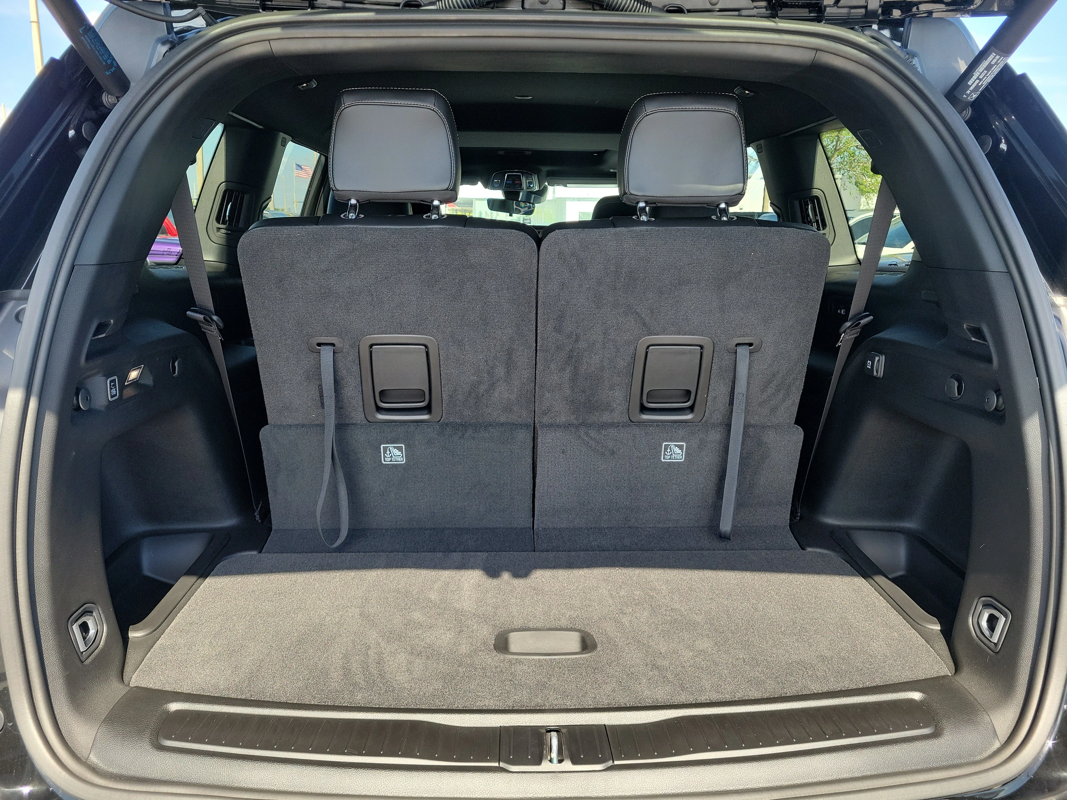 New 2026 Diamond Black Crystal Pearlcoat Jeep Altitude image 8