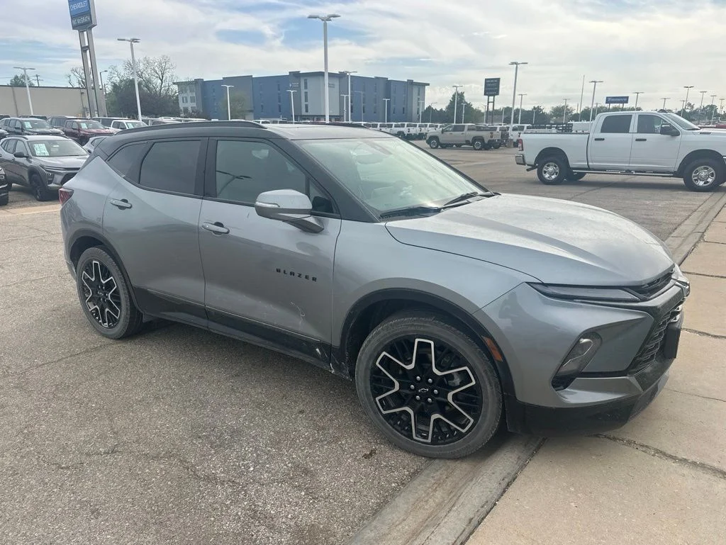 Used 2023 Gray Chevrolet RS image 6