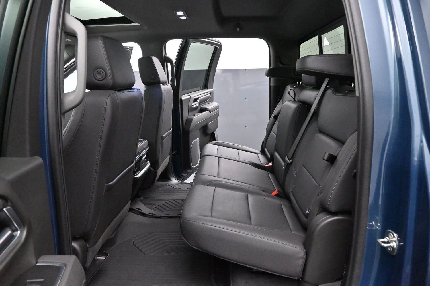 Used 2025 Lakeshore Blue Metallic Chevrolet LTZ image 32