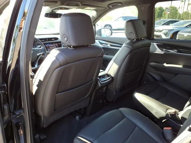 Used 2025 Stellar Black Metallic Cadillac Premium Luxury image 10