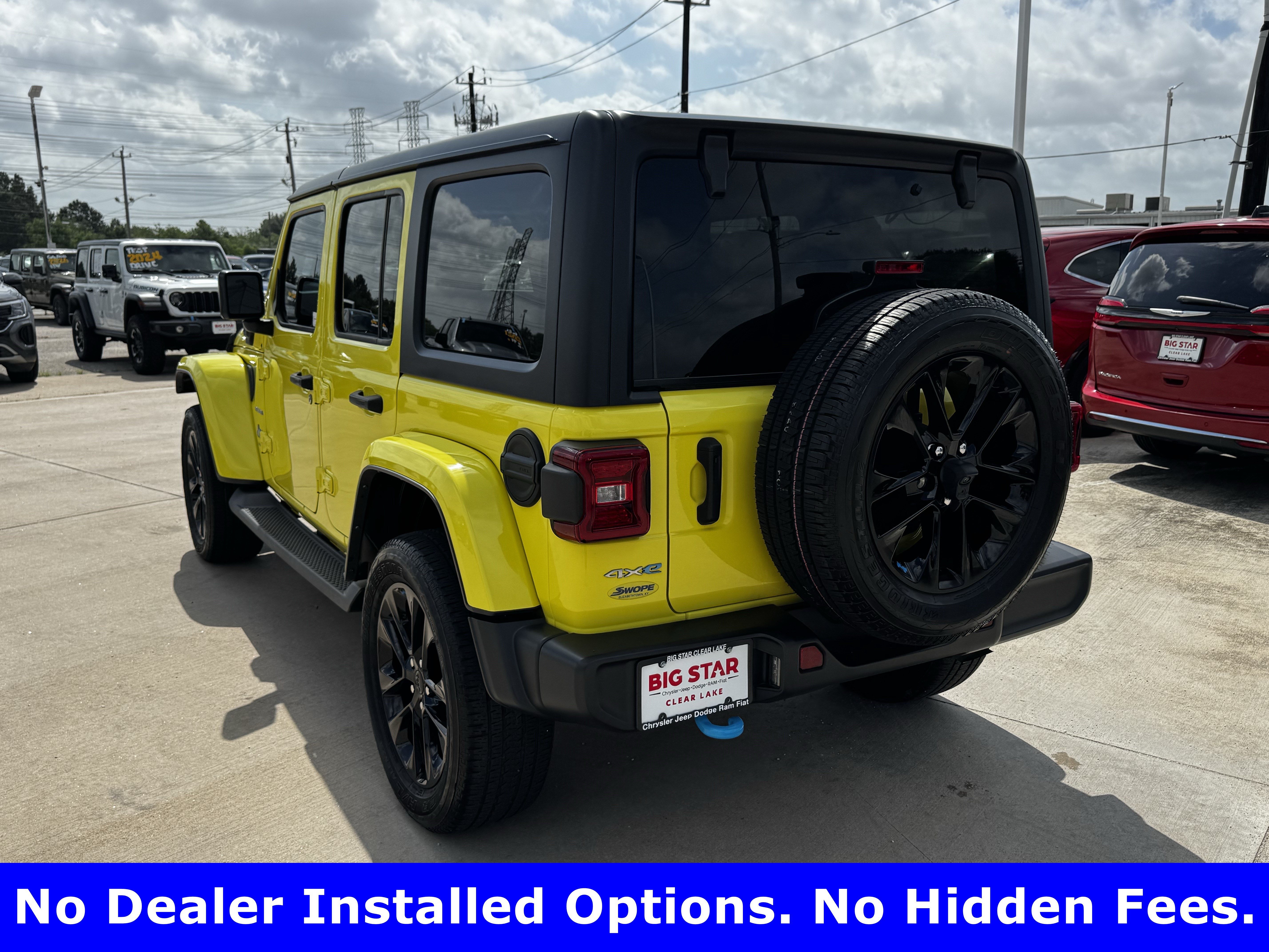 Used 2023 High Velocity Clearcoat Jeep Sahara image 7
