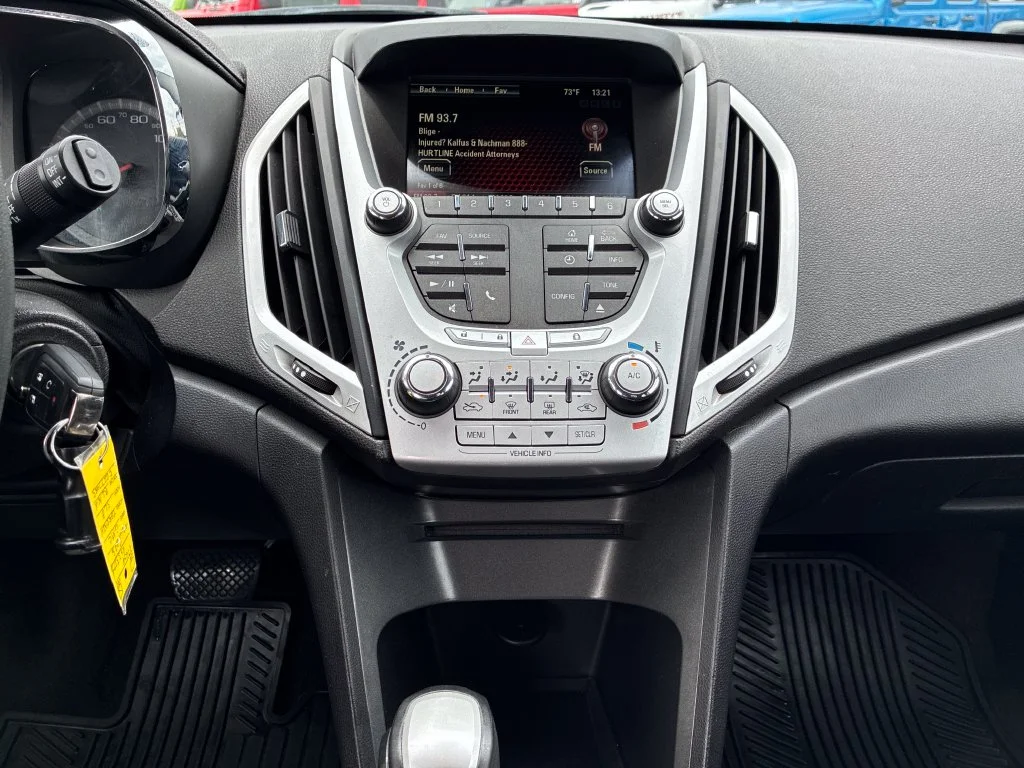 Used 2015 Black GMC SLE-1 image 19
