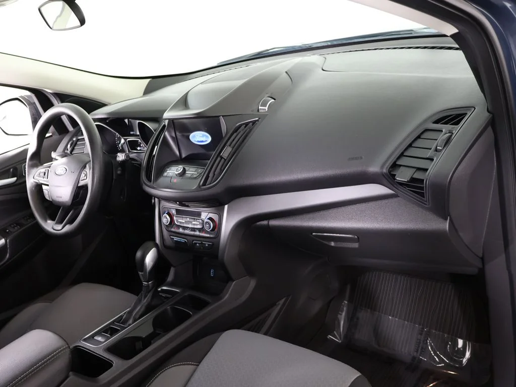 Used 2019 Green Ford SE image 24