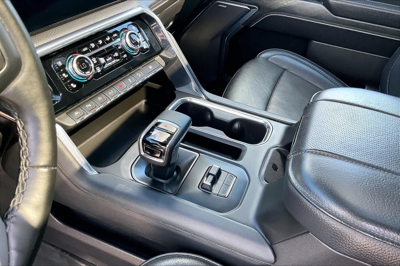 Used 2024 Onyx Black GMC Denali image 17