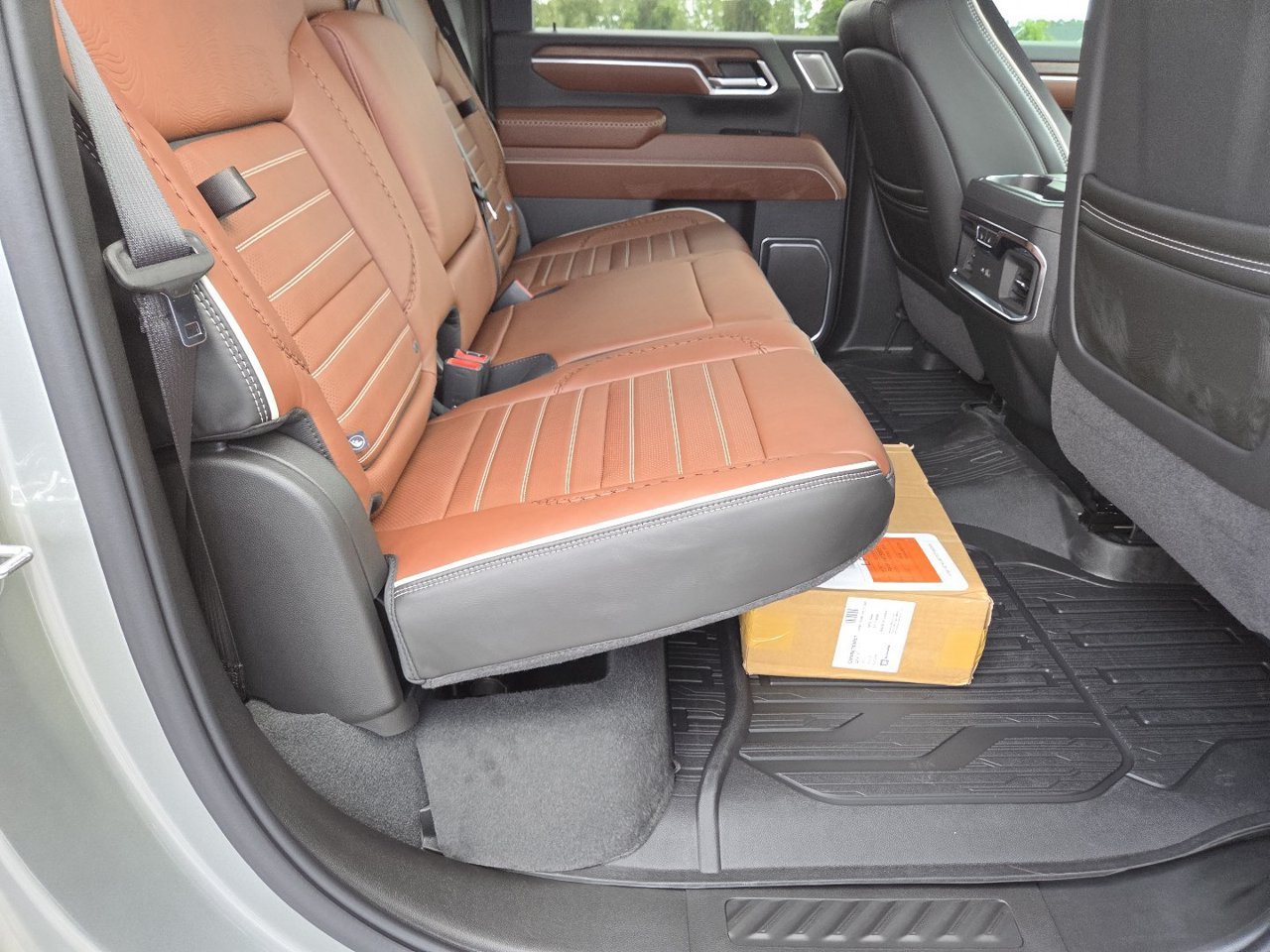 New 2026 Sterling Metallic GMC Denali Ultimate image 28