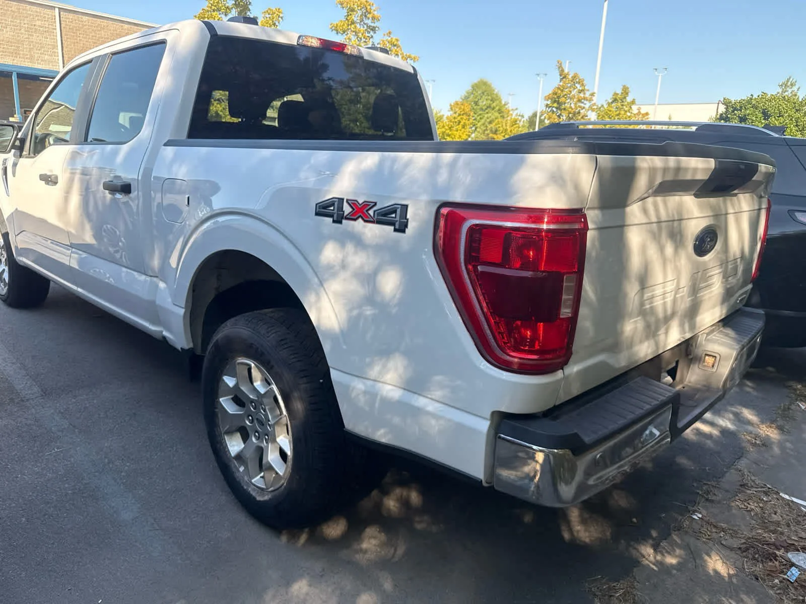 Used 2023 Oxford White Ford XLT image 4