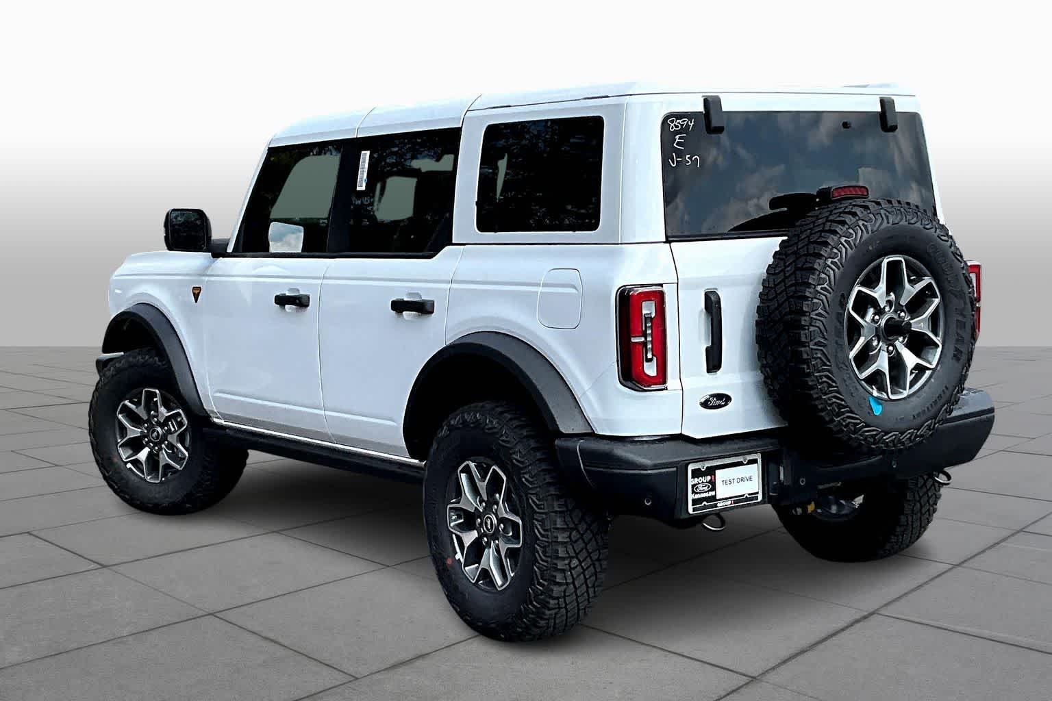 New 2025 Oxford White Ford Badlands® image 11