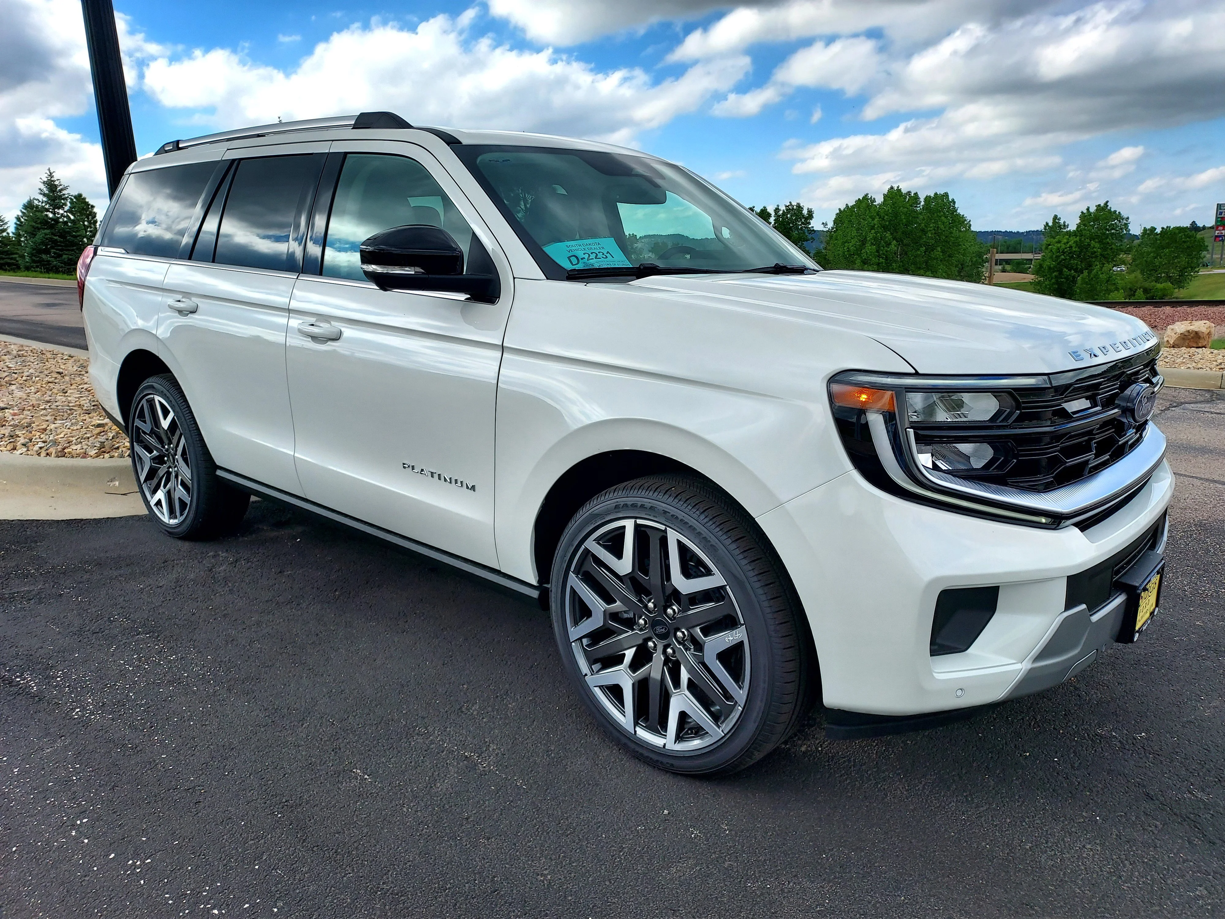 New 2026 Star White Metallic Tri-Coat Ford Platinum image 12
