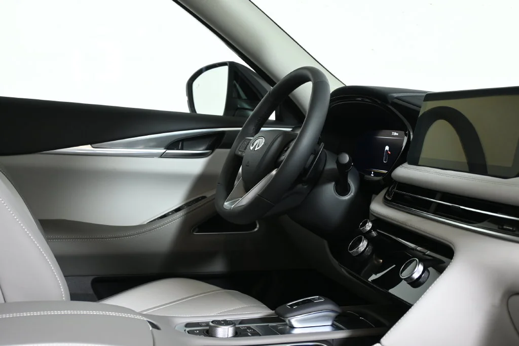 New 2027 White INFINITI LUXE image 30