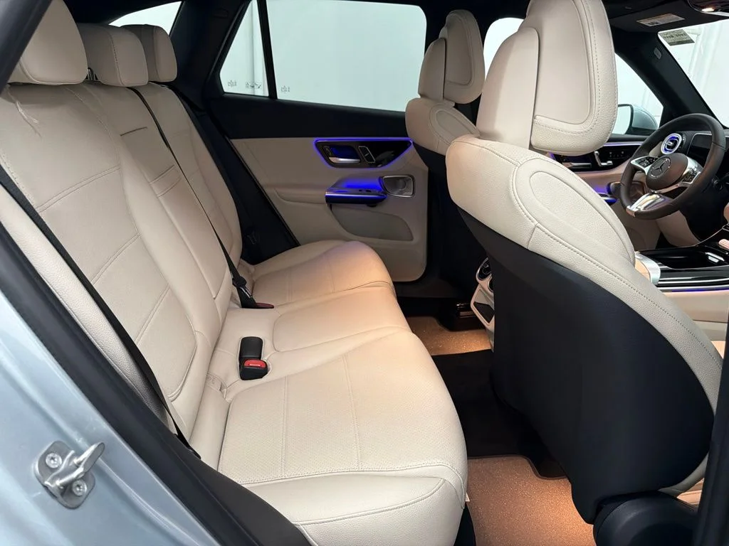New 2027 Silver Mercedes-Benz GLC 300 image 26