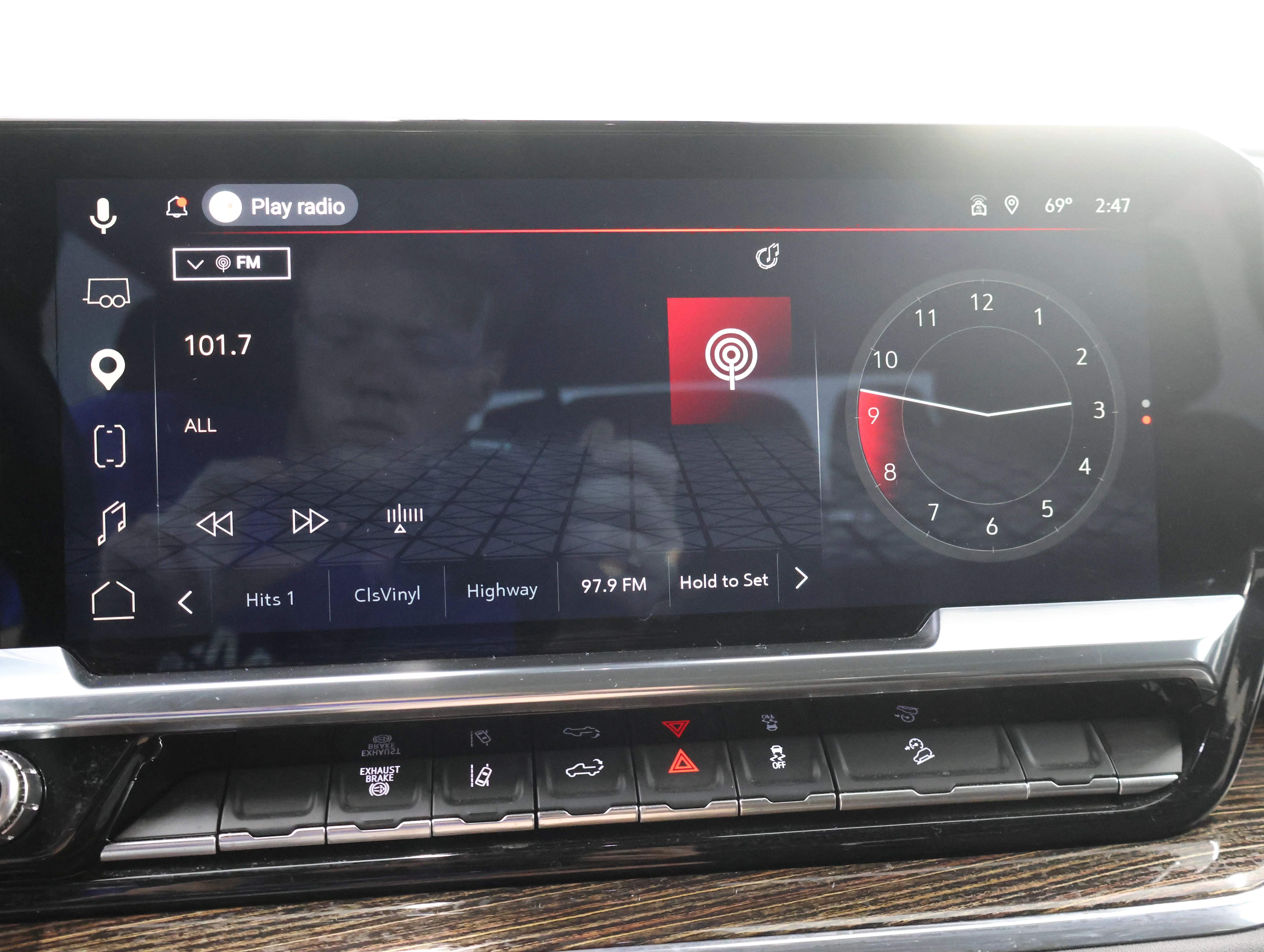 Used 2025 Summit White GMC SLE image 54