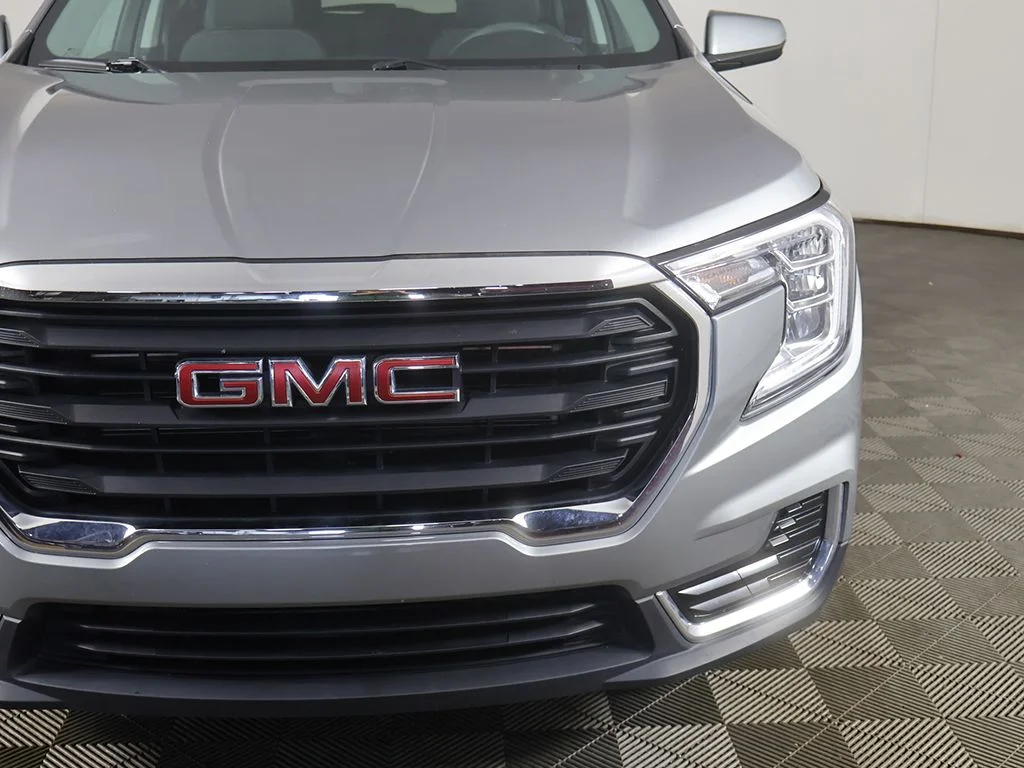 Used 2023 Silver GMC SLE image 12
