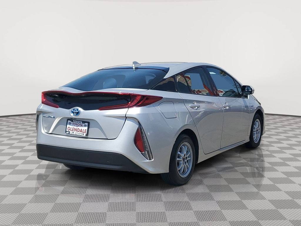 Used 2017 Classic Silver Metallic Toyota Plus image 4
