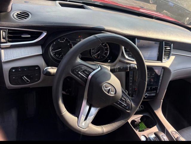 Used 2023 Red INFINITI AUTOGRAPH image 16