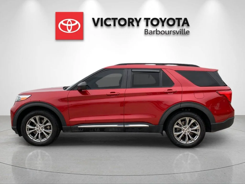 Used 2022 Red Ford XLT image 2