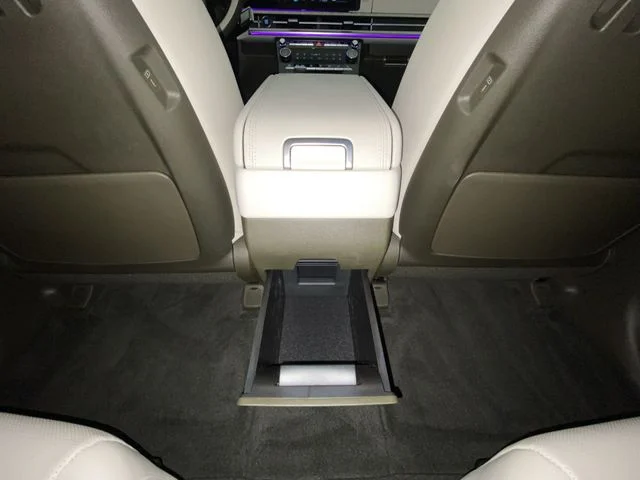 Used 2025 Black Hyundai Calligraphy image 31