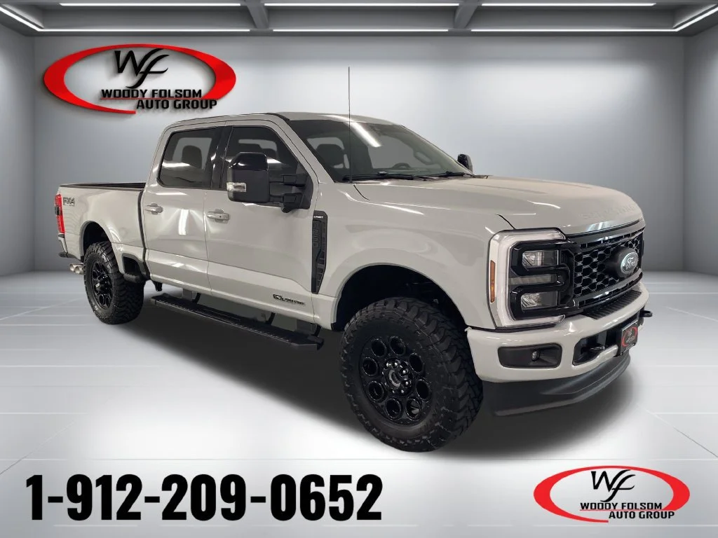 Used 2025 Avalanche Ford Lariat image 1