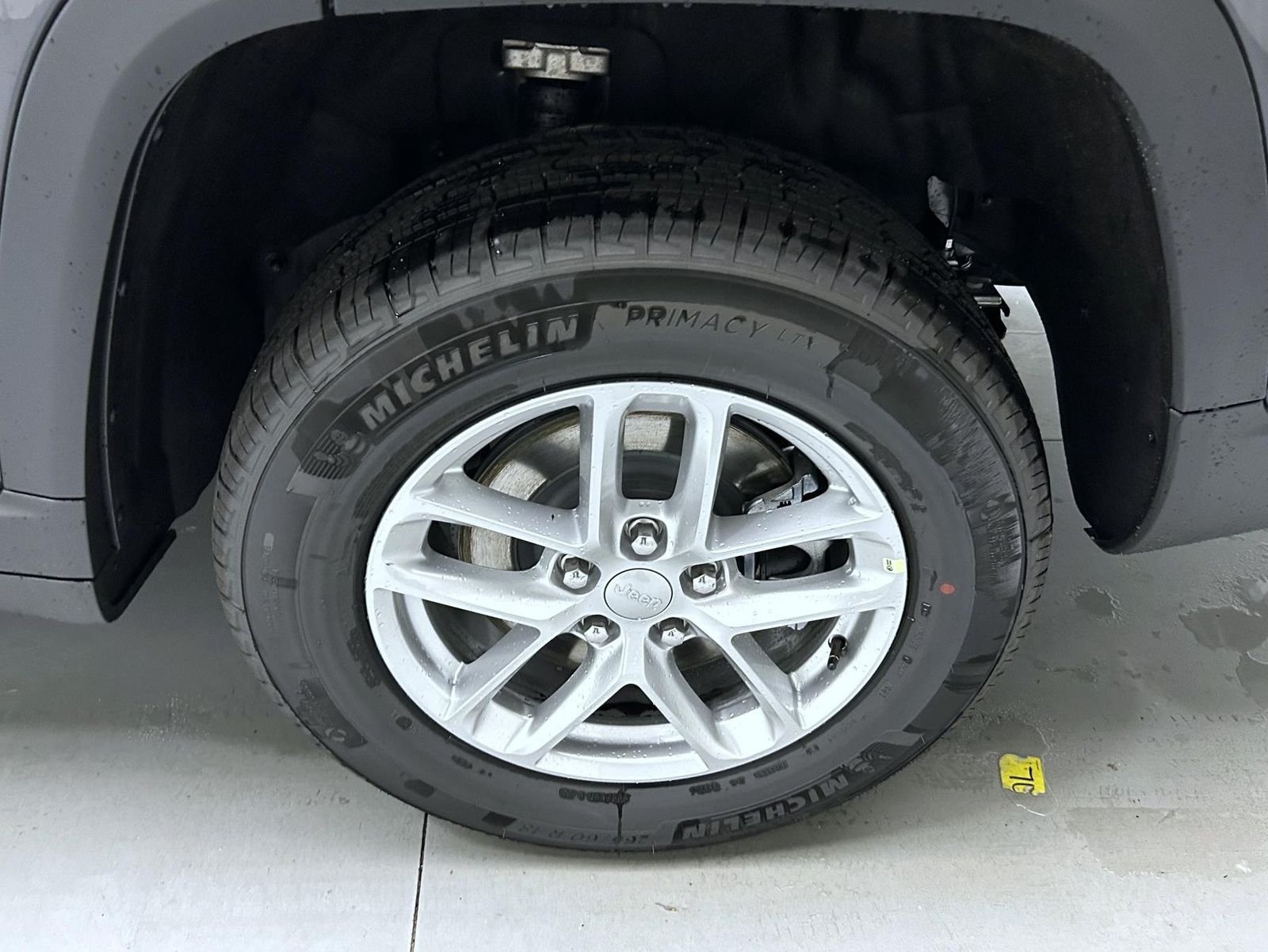 New 2026 Baltic Gray Metallic Clear-Coat Exterior Paint Jeep Laredo image 23